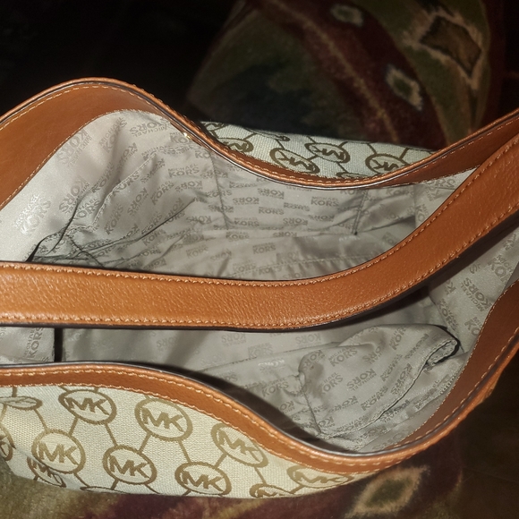 SOLD***Michael Kors handbag - Picture 4 of 7